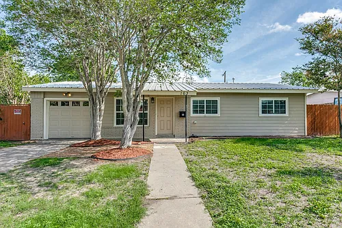 163 Antrim Dr Photo 1