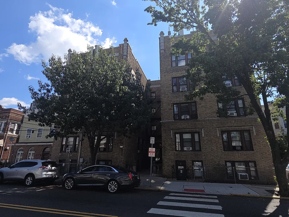 650 Palisade Ave
