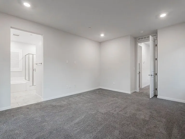11620 Desert Hollow Ave — Photo 34