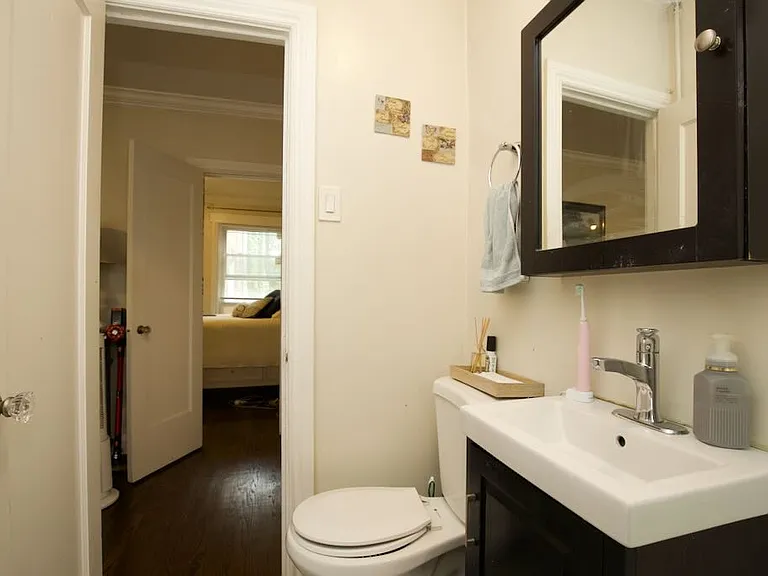 2129 N Dayton St #102 — Photo 17