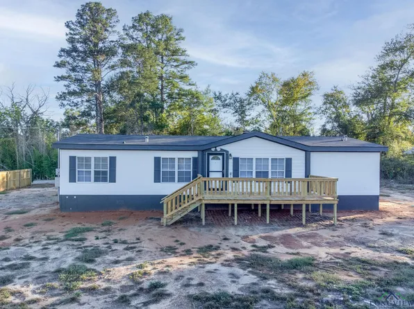 9147 County Road 152 N, Overton, TX 75684