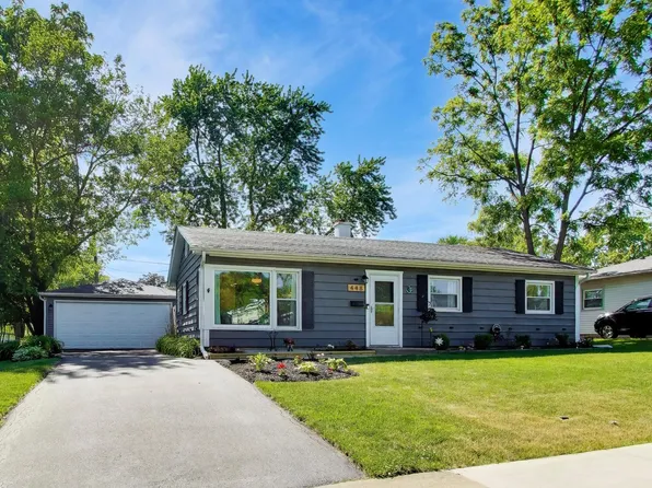 448 N Pershing Ave, Mundelein, IL 60060