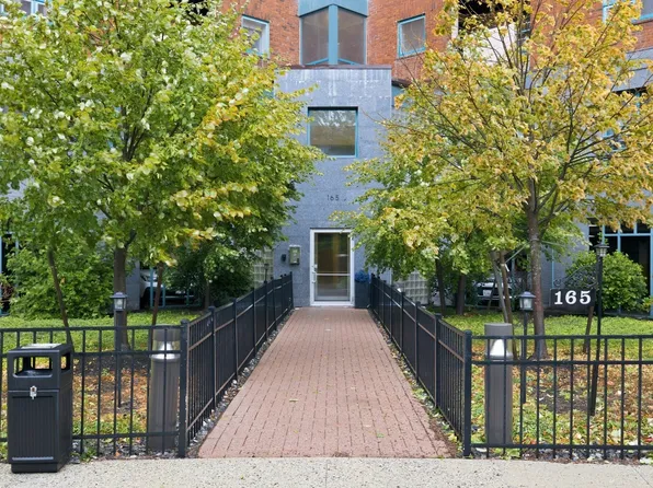 165 Cottage St APT 207, Chelsea, MA 02150