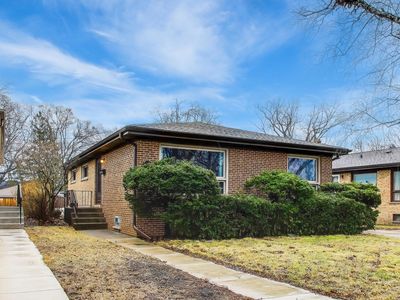 2437 Crawford Ave, Evanston, IL, 60201