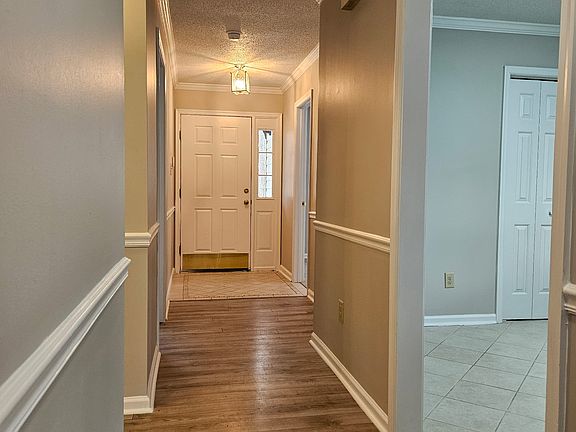 3rd image of 104 Feathergrass Park
