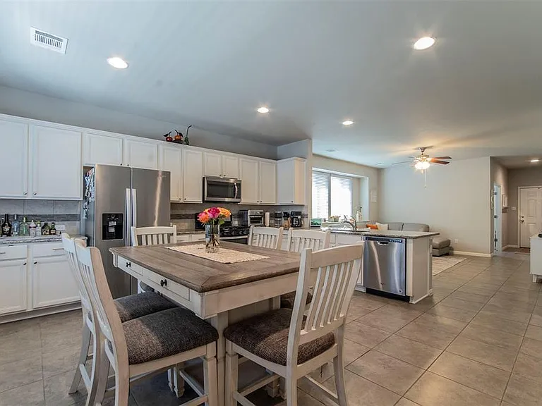 352 S Brook Dr — Photo 6
