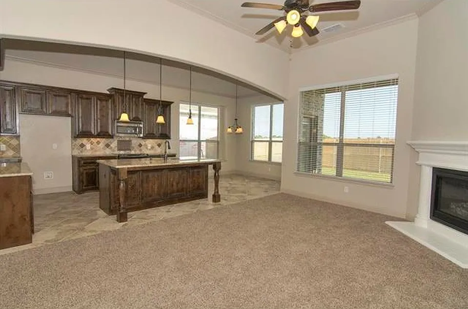 5 bed, 3.5 bath, 3335 sqft, $4,250 — Photo 2