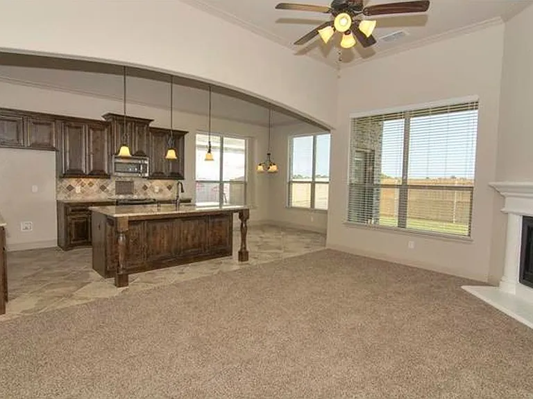 824 Lake Meadow Ln — Photo 2