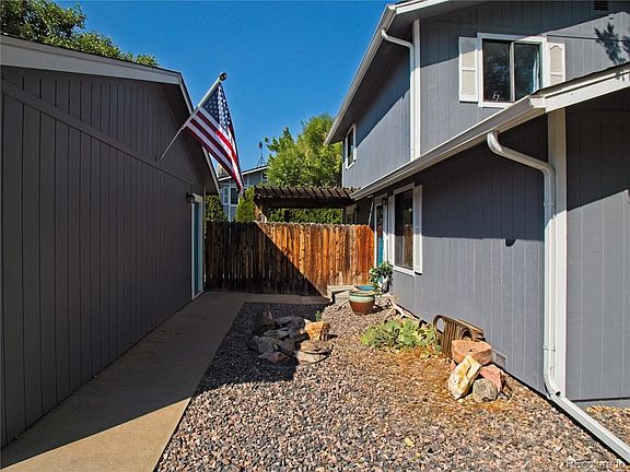 2nd image of 6656 W 95th Pl