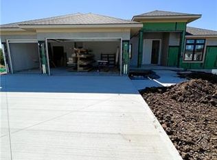 1601 SW 27th St, Lees Summit, MO 64082