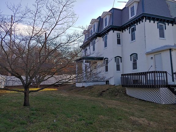 2nd image of 421 W Lancaster Ave