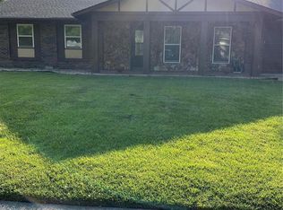 203 Debra Dr, Fairview Heights, IL 62208
