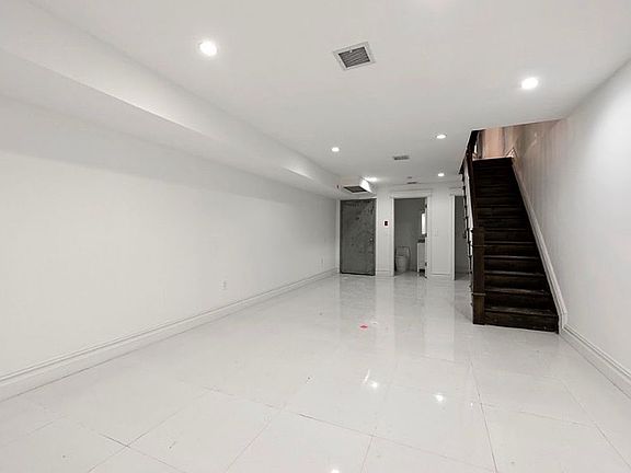 4th image of 436 Jefferson Ave #1