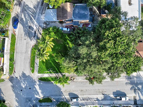 5th image of 280 NW 33rd St