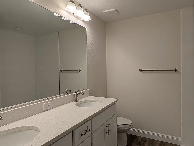 214 E Caldwell Dr — Photo 9