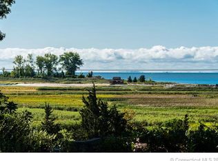 429 Stone House Ln, Guilford, CT 06437