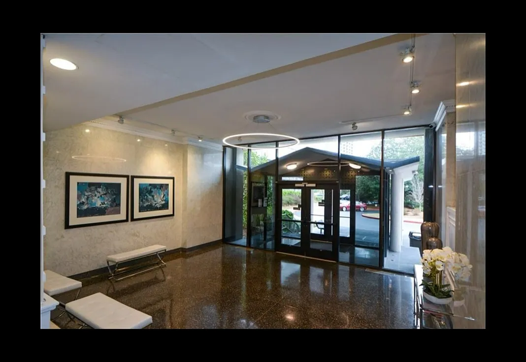 2 bed, 840 sqft, $2,000 — Photo 3