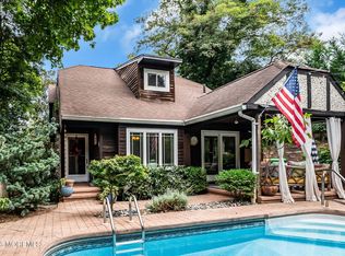 85 Valley Avenue, Highlands, NJ 07732