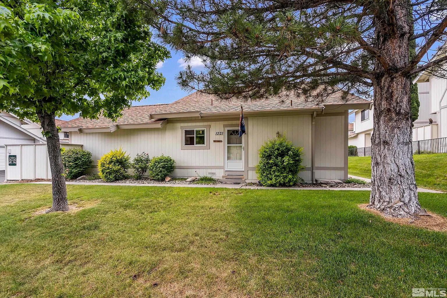 1221 Rayburn Dr photo 1