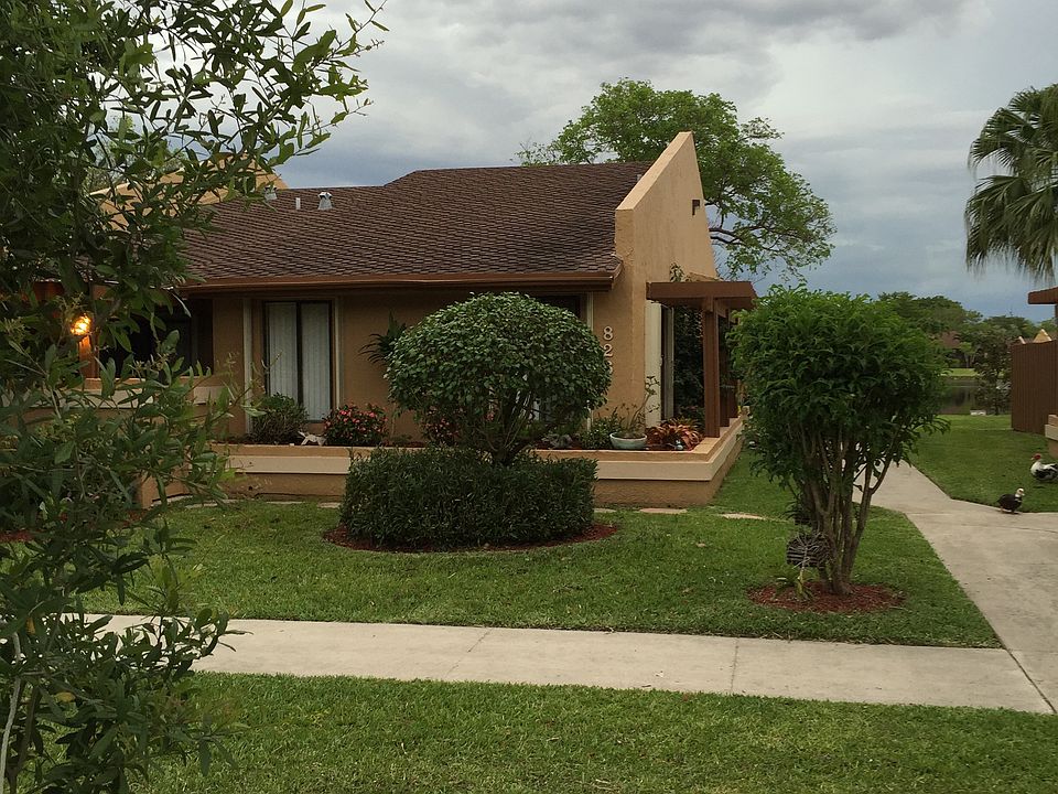 Front of 826