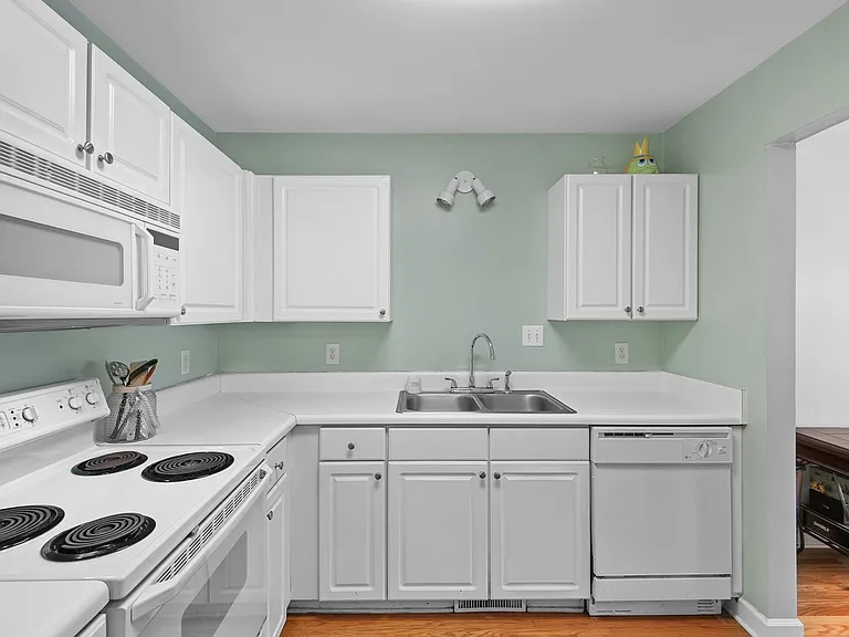 2803 Sterling Park Dr — Photo 7