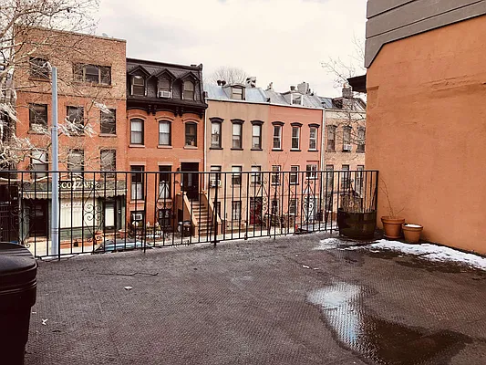 Rented by null | media 29