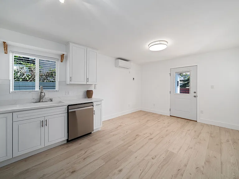 4714 Berryman Ave — Photo 9