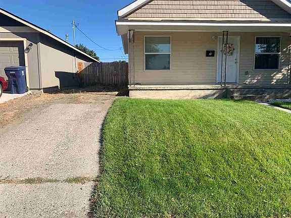2nd image of 827 E Rockwell Ave