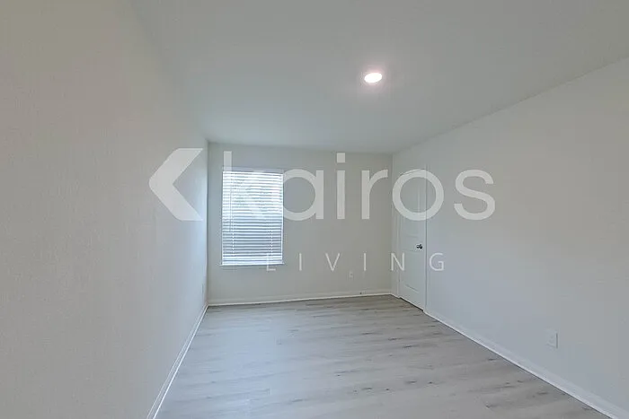 10631 Hillside Creek Dr — Photo 25