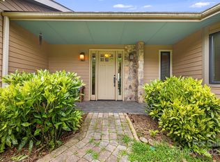 16 Pearl Mountain Rdg, Leicester, NC 28748