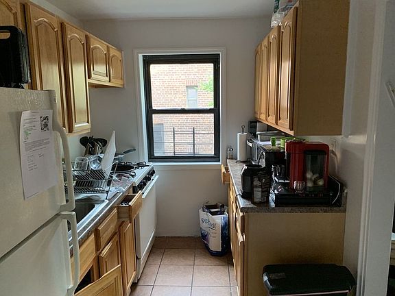 5th image of 6205 Woodhaven Blvd APT 3A