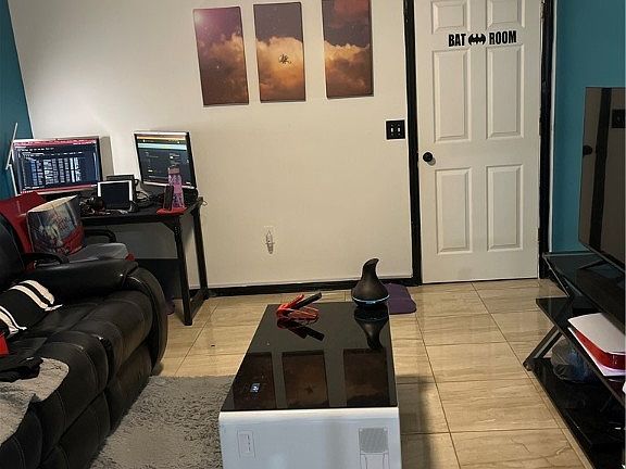 5th image of 561 Pachman Cir