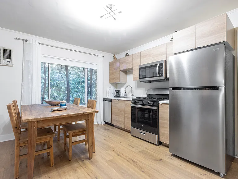 N Ogden Dr — Photo 10