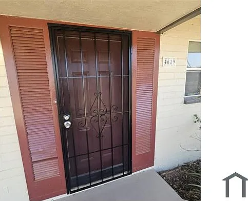 4619 E Almeria Rd — Photo 2
