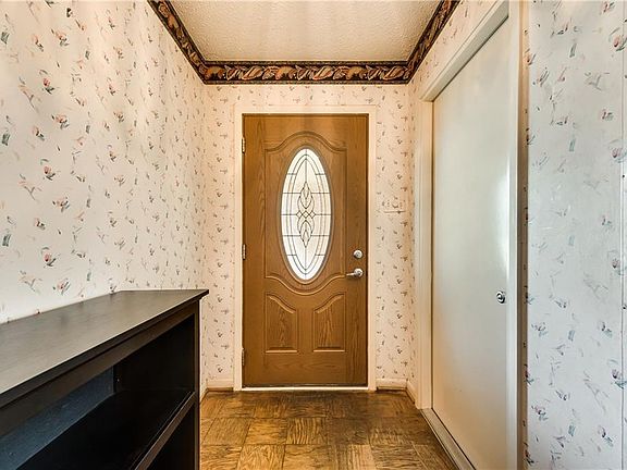 5th image of 5208 Trail Lake Dr