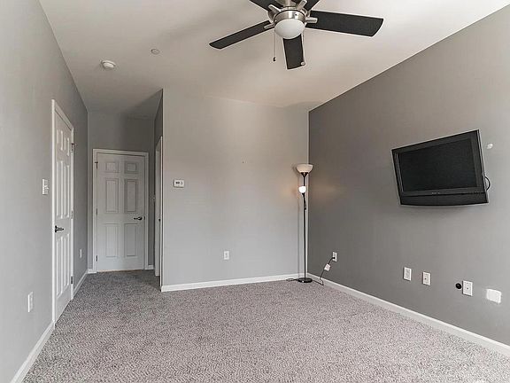 4th image of 4438 Driftwood Dr #71
