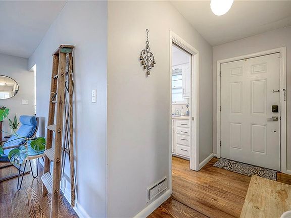 4th image of 7608 Oak St