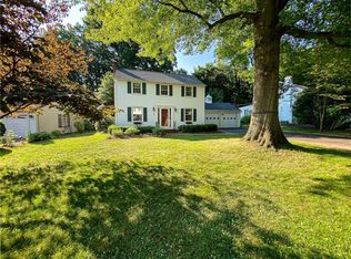 241 Bellehurst Dr, Rochester, NY 14617