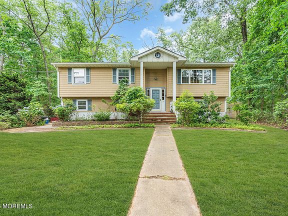 4th image of 114 Locust Avenue