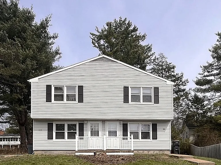 104 Longmeadow Ln — Photo 1