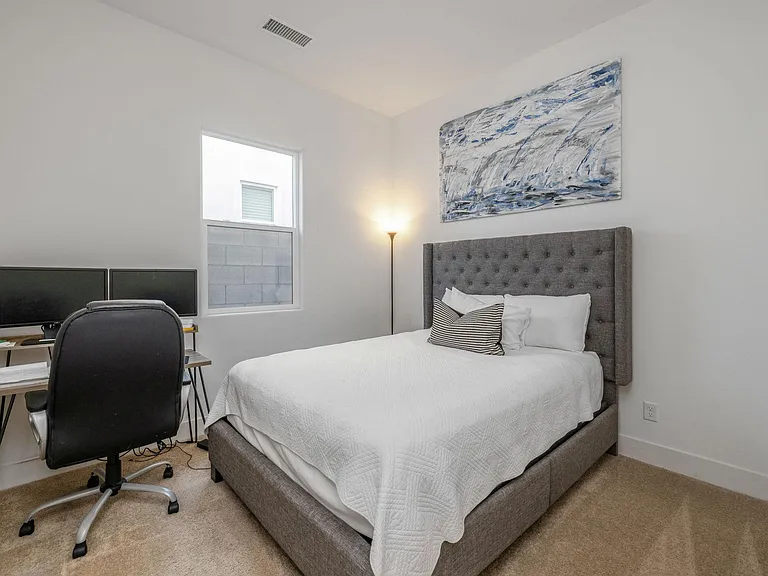 10209 E Thistle Ave — Photo 16