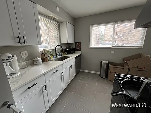 1624 W Touhy Ave #3A Photo 1