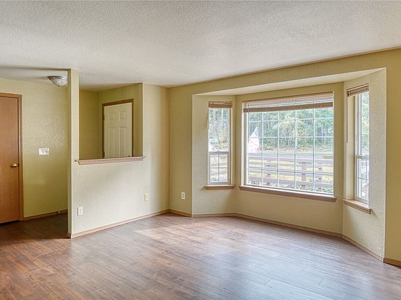 4th image of 11504 440th Street Ct E