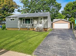 1926 Chippewa Rd, Waukegan, IL 60087