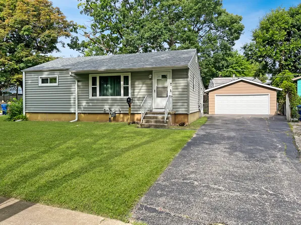 1926 Chippewa Rd, Waukegan, IL 60087