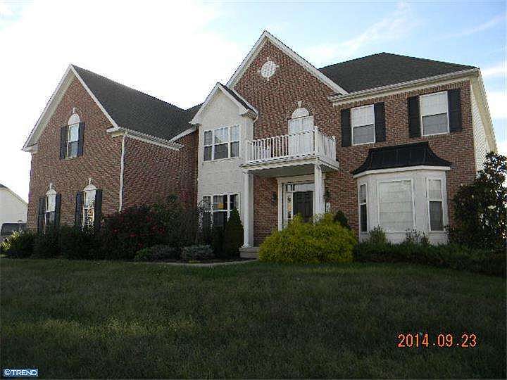 1st image of 105 E Kilts Ln
