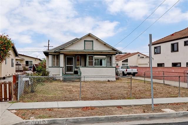 1st image of 4225 W 136th St