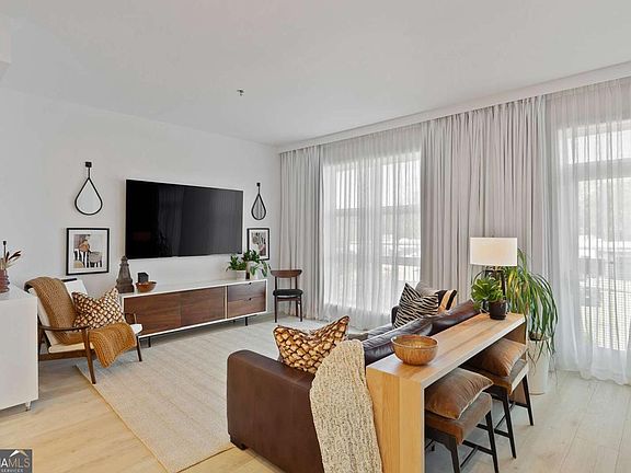 3rd image of 560 Dutch Valley Rd NE APT 2313