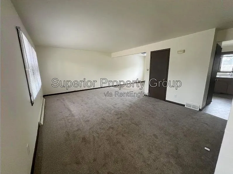 3 bed, 1.5 bath, $1,700 — Photo 3