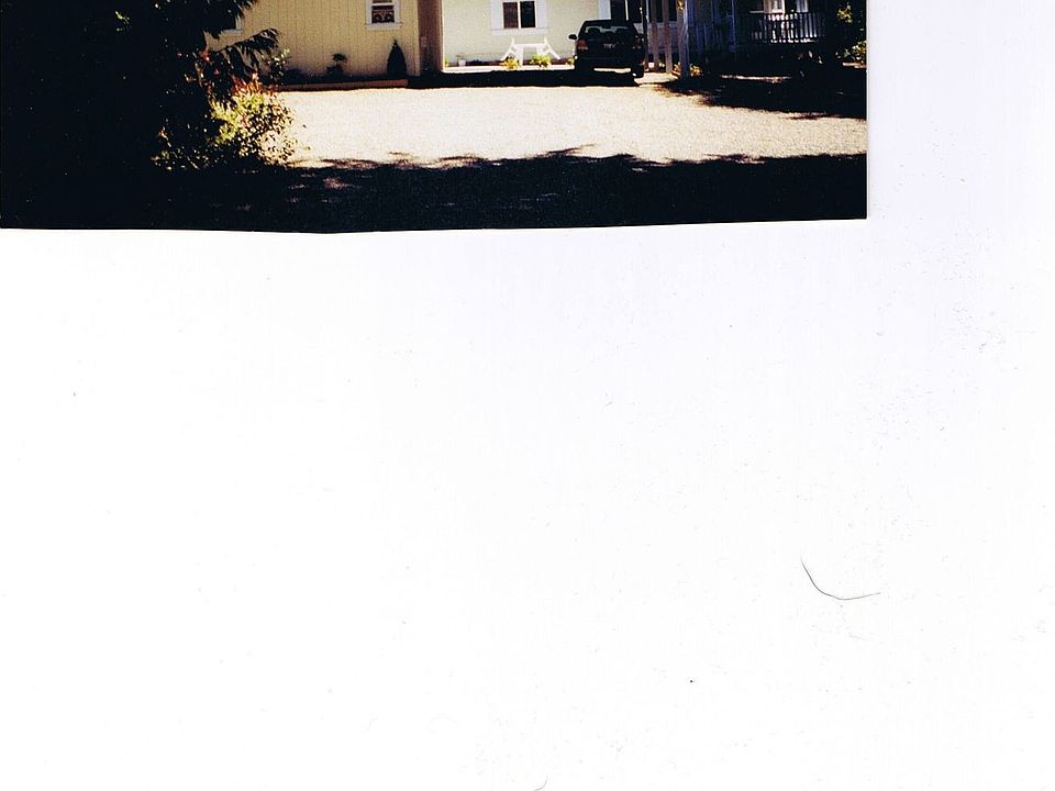 3 bedroom house with detached mother-in-law (or home office) on one level